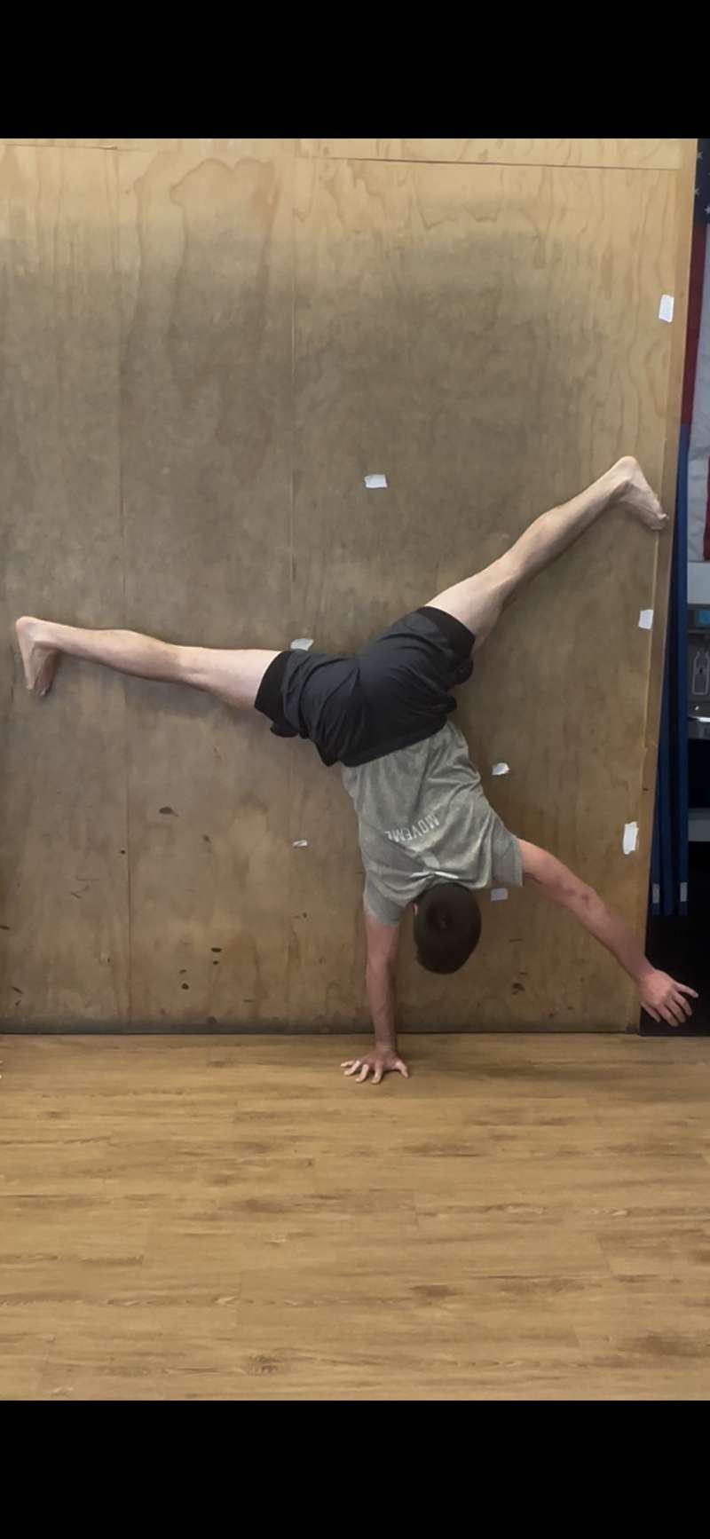 Alex Wright — one-handed handstand, the goal